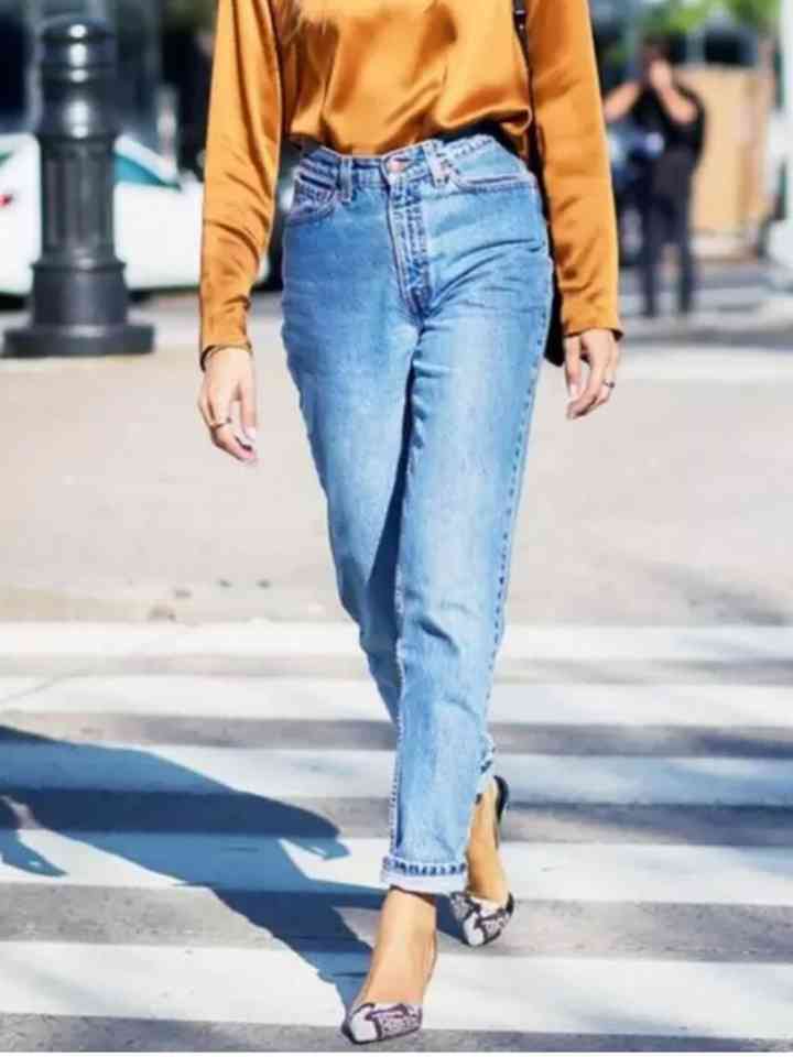 Cropped Relaxed Fit Jeans