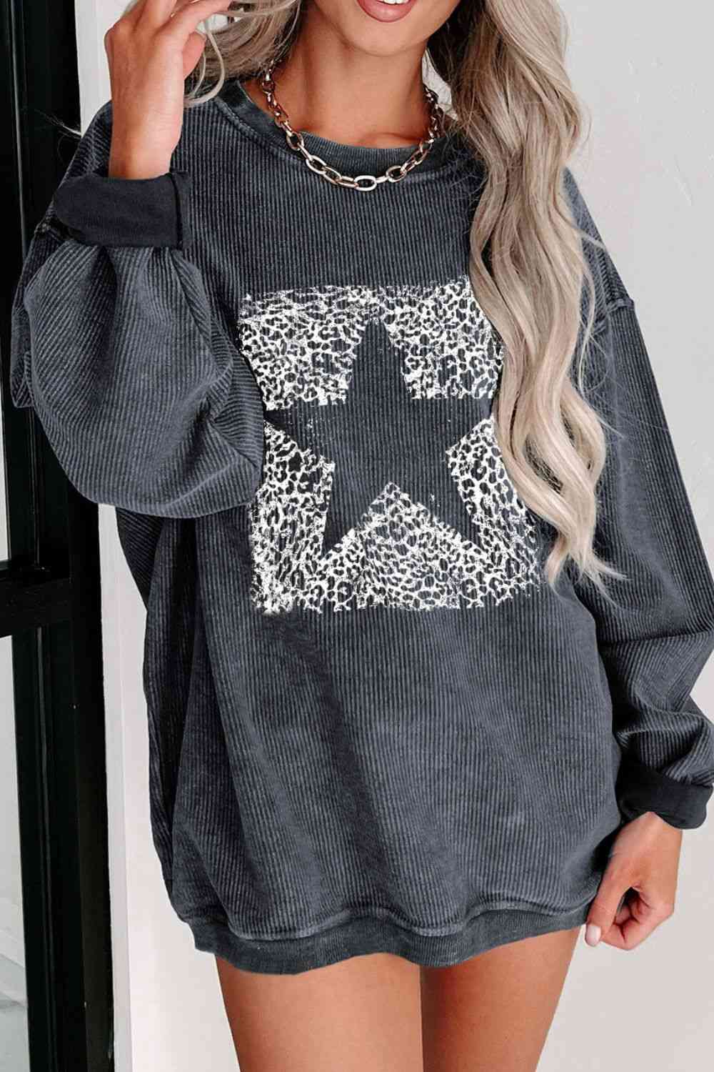 Round Neck Star Graphic Sweatshirt