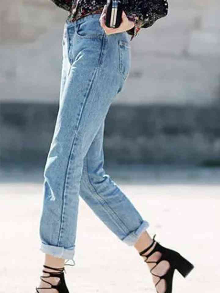 Cropped Relaxed Fit Jeans