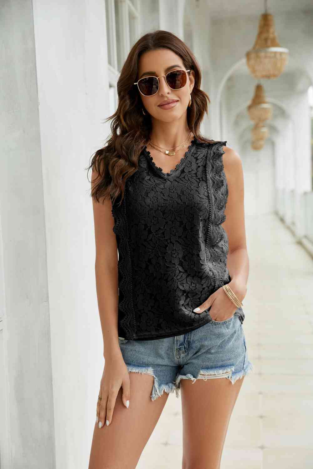 Lace Scalloped Keyhole V-Neck Tank